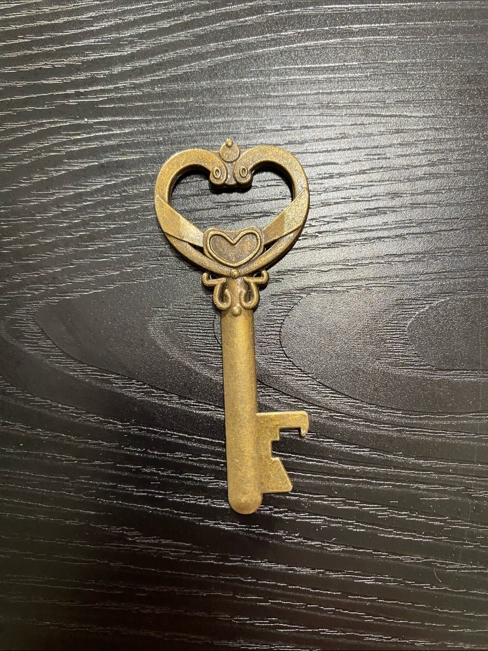 Vintage Cool Heart Skeleton Key Accent - Brass Tone